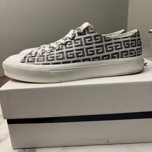 Mens Givenchy City  Low Sneaker